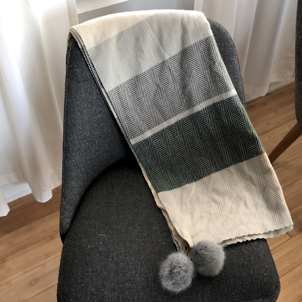 100% Cashmere Oversized Scarf